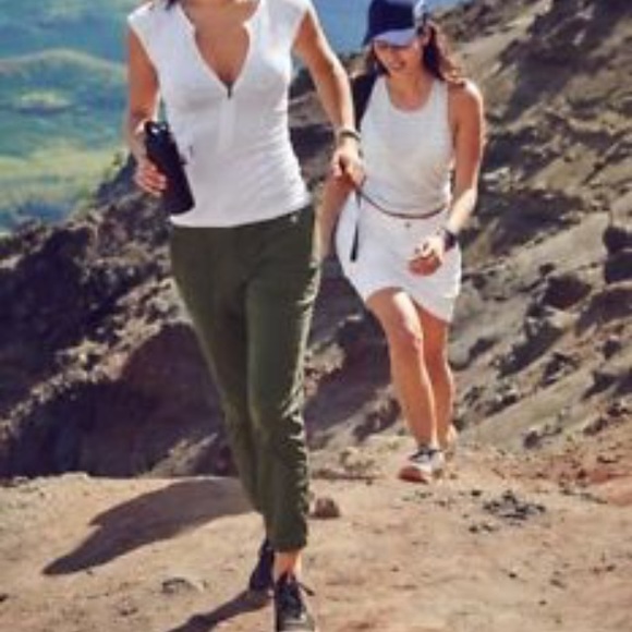 Athleta Green Trekkie 2 Jogger Pants 